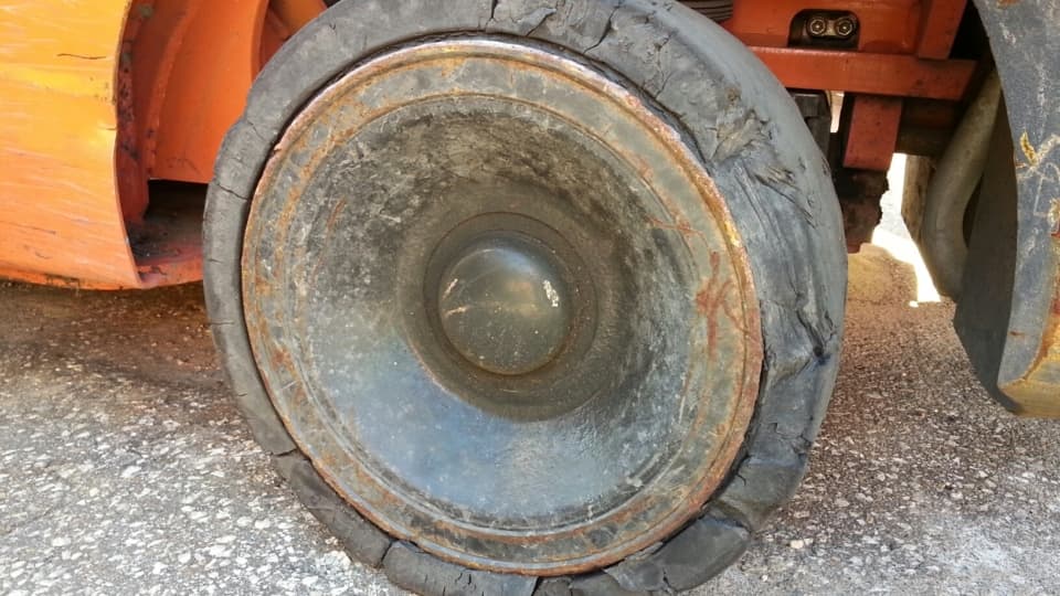 forklift tire replacement