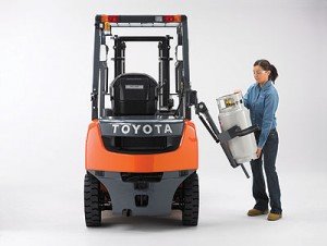 changing a forklift lp tank