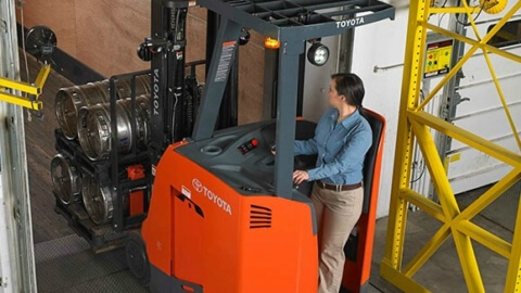 Toyota Stand-up Electric Forklift Application Image 2